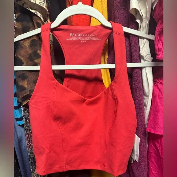 Beyond Yoga Powerbeyond Intensity Cropped Tank in Retro Red Size Small RT$78 - Picture 5 of 8